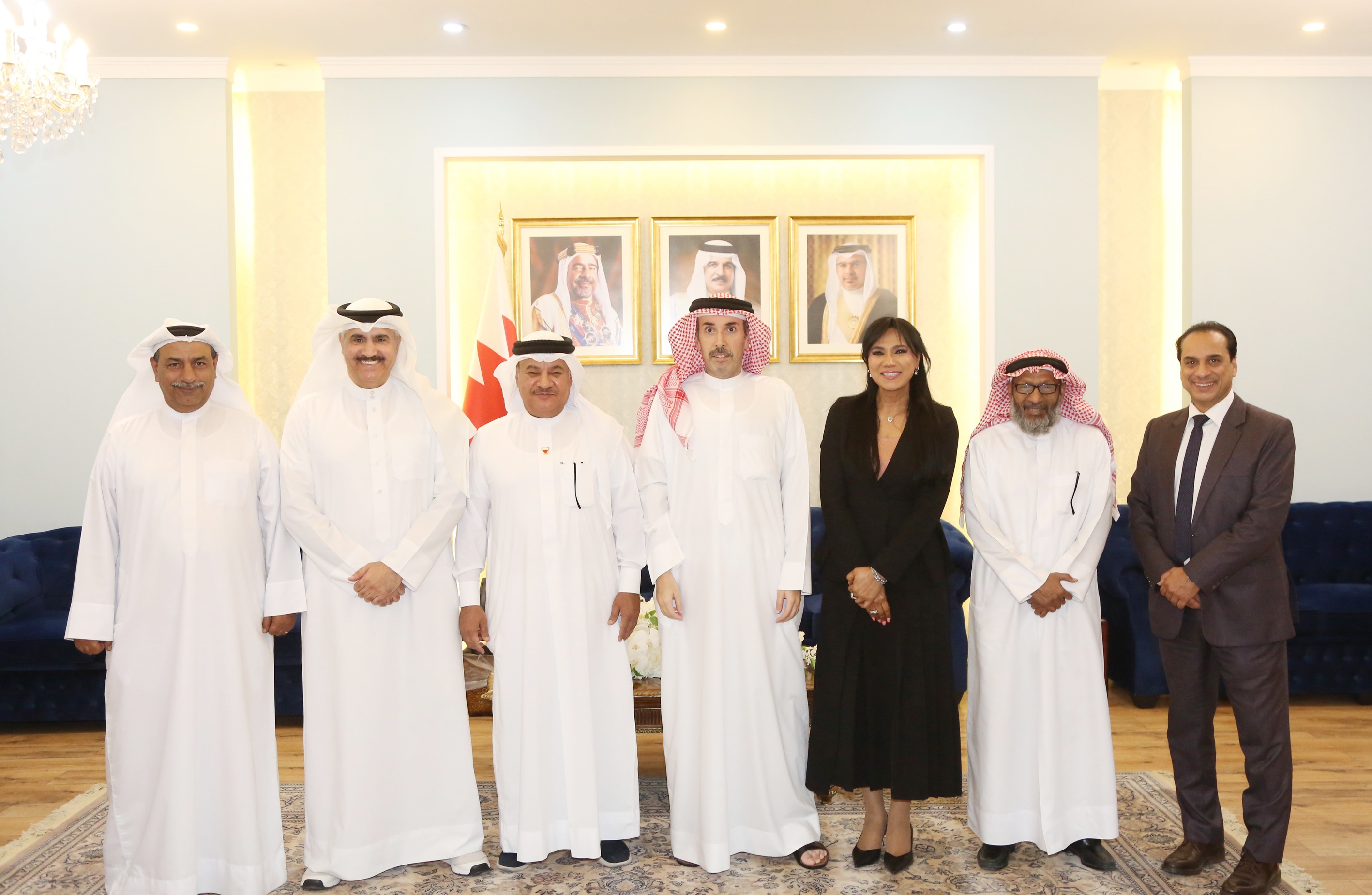 محافظ العاصمة يستقبل رئيس وأعضاء جمعية البحرين الرياضية الاجتماعية<